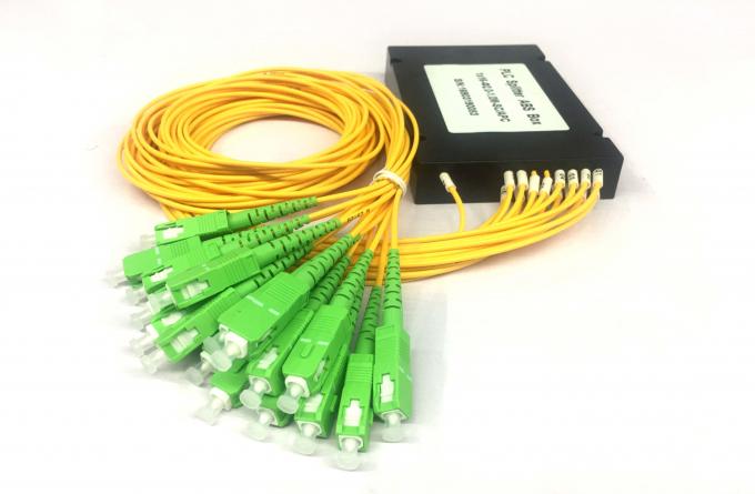 SMF G657A1 PLC fiber optic splitter 1x8 SC/APC with ABS box and yellow pigtails – top view showing label