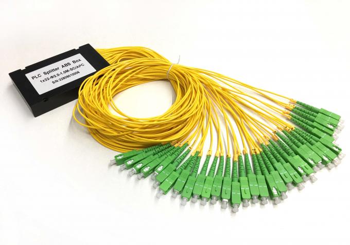 SMF G657A1 PLC fiber optic splitter 1x8 SC/APC with ABS box and yellow pigtails – close-up of SC/APC connector
